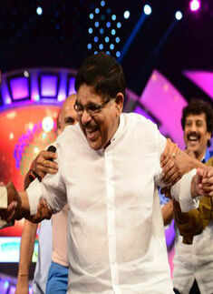 Tollywood plays to raise fund for Hudhud victims