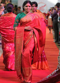 Fashion goes all red