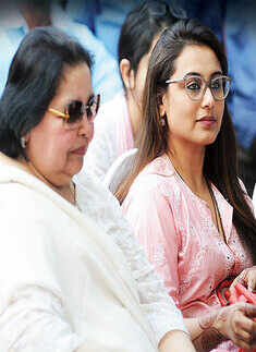 Celebs at Deven Verma&rsquo;s chautha