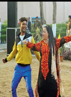 Bharti performs at Tihar Jail
