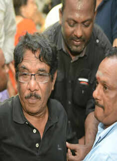 Celebs at Balachander's funeral