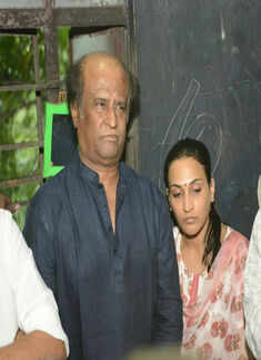 Celebs at Balachander's funeral