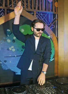 A gala New Year party