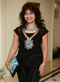 Art enthusiasts explore creativity