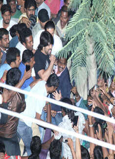 A Rocking birthday with fans