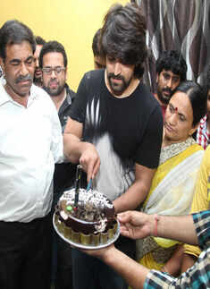 A Rocking birthday with fans