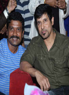 Vikram promotes I