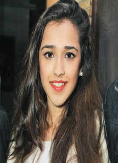 Jatin Khatri throws a party at a local do in Delhi