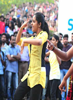 Actress Mahalakshmi dances with her college mates