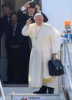 Record 6 million turn out for pope's Manila Mass