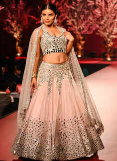 Manish's show @ Filmfare pre-awards party