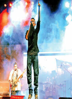 Glam stars at college this year