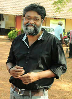 Anumol spotted at the set of Valiya Chirakulla Pakshikal