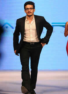 A fundraising fashion