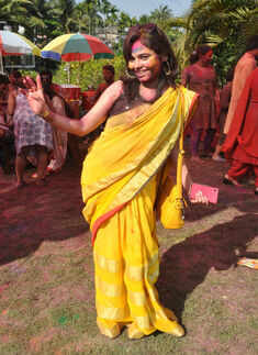 Kolkata TV's Holi party