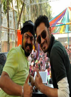 Warm colours, cool party