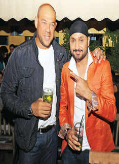 Bhajji & Symonds&rsquo; off-field bromance