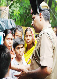 Activist shows banned Nirbhaya film in Delhi slum