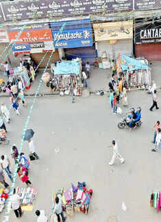Mamata Banerjee to legalise hawking