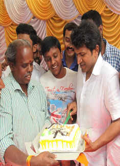 Puneeth Rajkumar's birthday with his fans