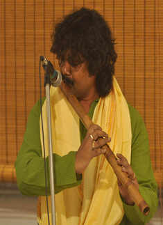 Live In Studio at Paul Mansion