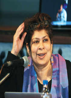 Academic congress on gender in LSR