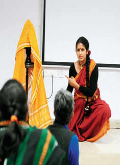 Aarohi performs in JNU