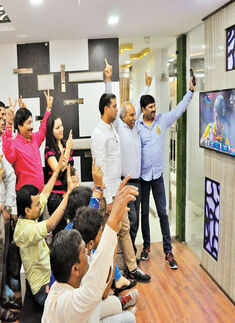 Noida cheers for men in blue