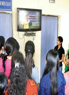 Noida cheers for men in blue