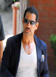 Congress sees gameplan to indict Robert Vadra