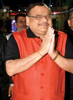 Mika spreads the magic