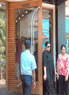 Smriti Irani filmed trying on clothes in Goa