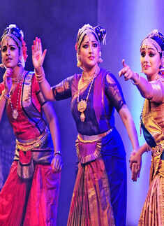 Celebs perform for a social cause