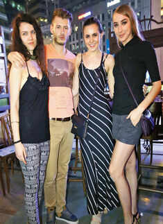 &rsquo;Coz dunia hai ek disco