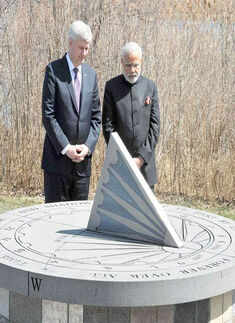 Modi visits gurudwara, temple in Vancouver
