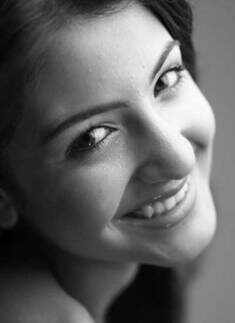 Anushka: Smiley diva