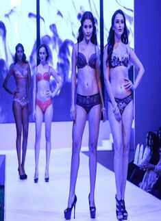 Marks & Spencer: Fashion Show