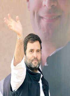 Rahul meets farmers ahead of today's big rally