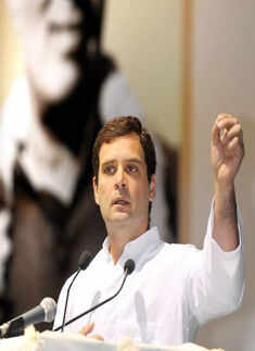 Rahul meets farmers ahead of today's big rally