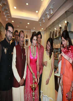 Lisa Ray @ Amrapali Jewels&rsquo; store