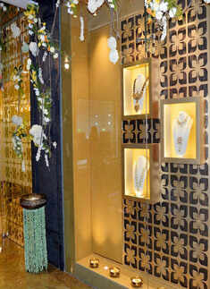 Lisa Ray @ Amrapali Jewels&rsquo; store