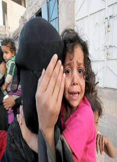 Saudi-led coalition pounds Yemen