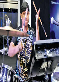 Darpan Dua during a celebration party Photogallery - Times of India