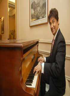 Shekhar Suman in city