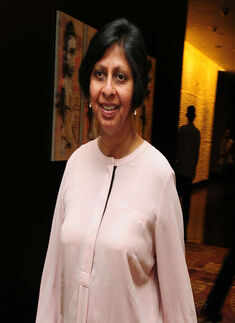 Aruna Bahuguna gets clicked Photogallery - Times of India