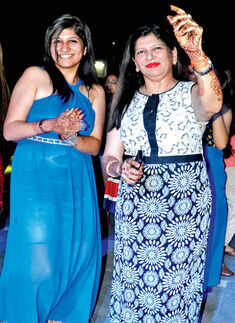 Aishwarya (L) and Anupama Photogallery - Times of India