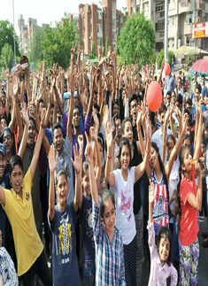 Dancing high @ Dwarka Raahgiri Photogallery - Times of India
