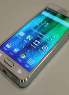 Whilst the flat-screen S6 sold more in April Photogallery - Times of India