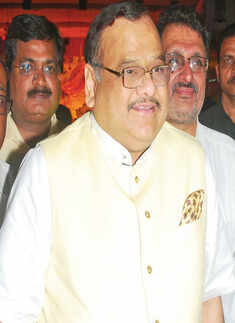 Akhilesh Das Gupta during the wedding ceremony Photogallery - Times of India