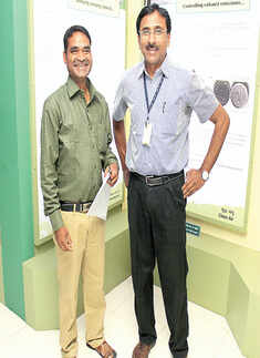 Prakash Kumbhare and Dr Nitin Labhsetwar during a get together